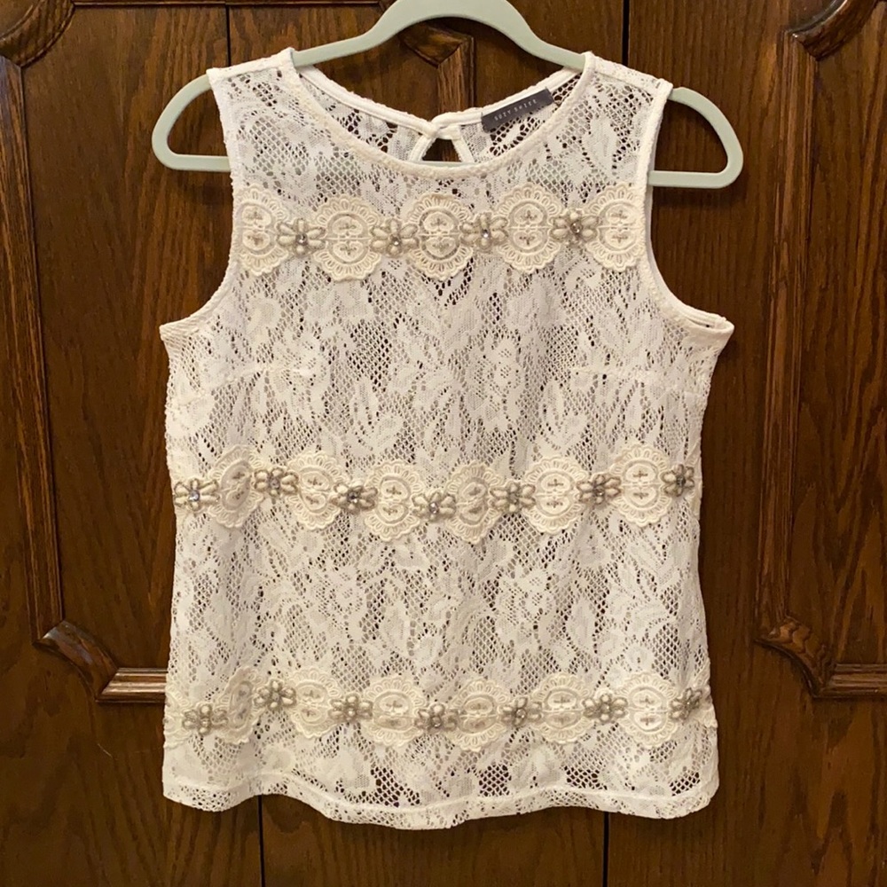 Beautiful lace top size M